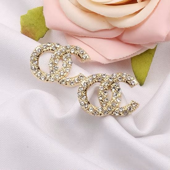 Broche Faintaisie Inspiree Du Logo Double C (XZ0563)