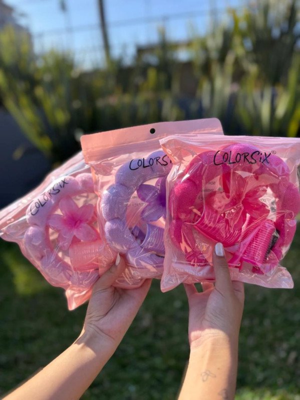 Kit De Beaute Color Six 4 Pieces ( Bandeau, Bigoudis, Pince A Fleurs)